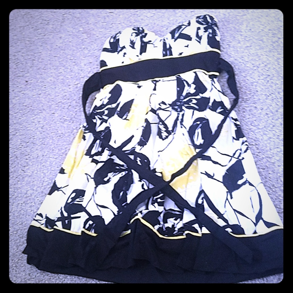Dress - Picture 1 of 2